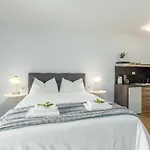 Zomzi Apartment