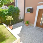Zomzi Apartment