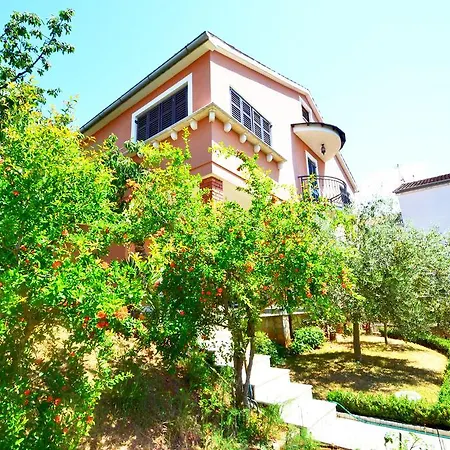 Zomzi Appartement *